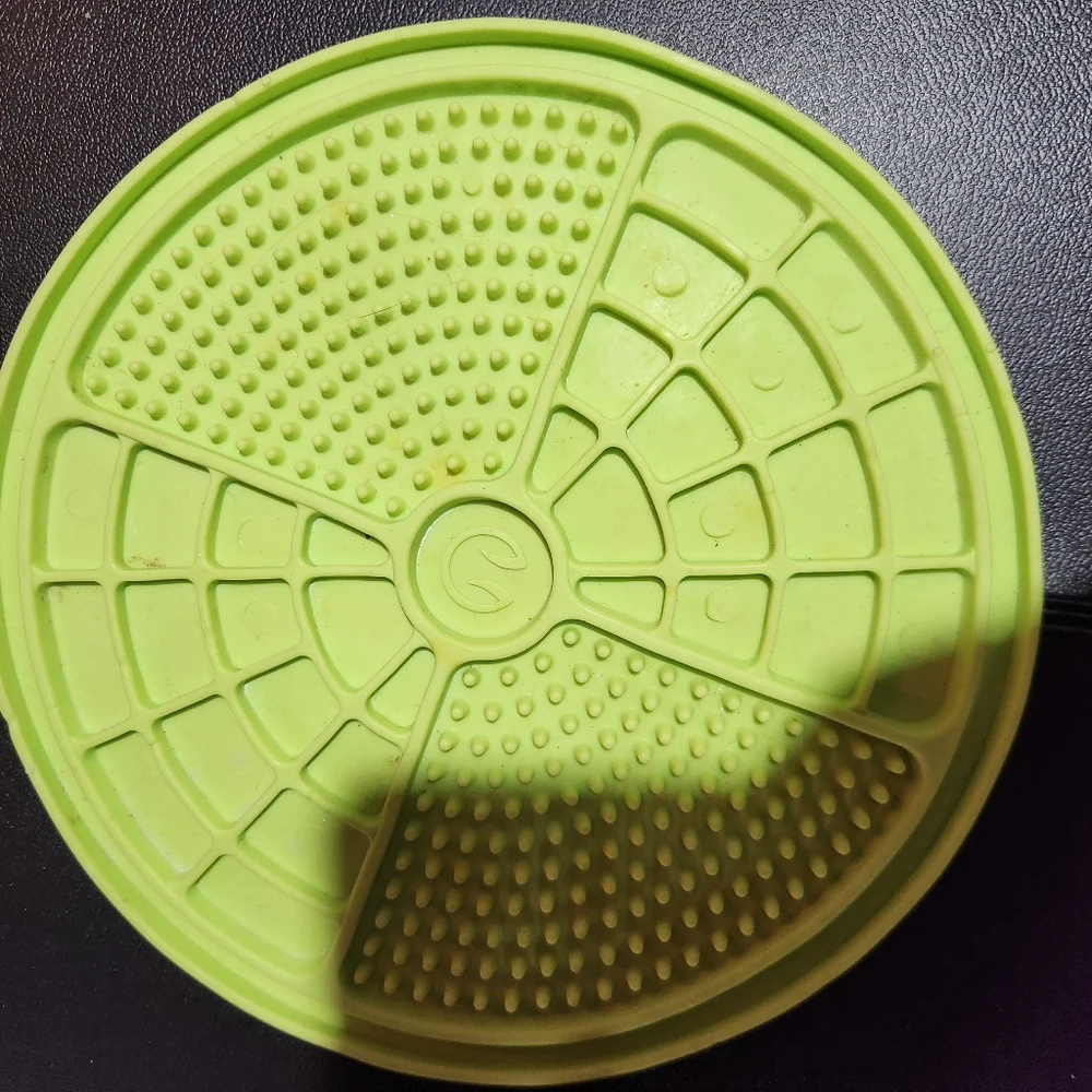 Dog peanut butter licking mat